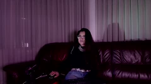 Snapshot of deesseluxure_ chatting on 01/11/25, 03:55 Andre  online show from 01/11/25, 03:55