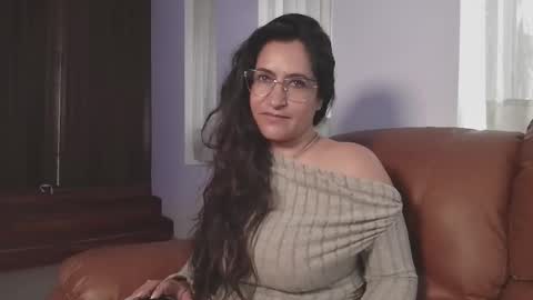 Snapshot of deesseluxure_ chatting on 02/15/25, 03:28 Andre  online show from 02/15/25, 03:28