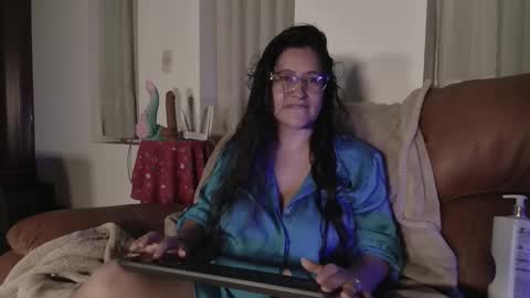 Snapshot of deesseluxure_ chatting on 10/02/25, 07:04 Andre  online show from 10/02/25, 07:04