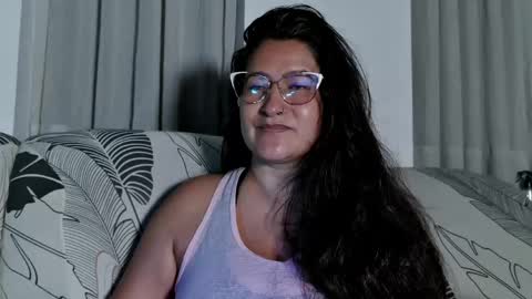 Snapshot of deesseluxure_ chatting on 05/02/26, 02:49 Andre online show from 05/02/26, 02:49