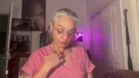 Snapshot of degeneratesaint chatting on 10/14/25, 02:56 Tori online show from 10/14/25, 02:56