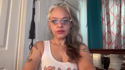 Snapshot of degeneratesaint chatting on 11/24/25, 04:18 Tori online show from 11/24/25, 04:18