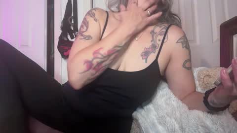 Snapshot of degeneratesaint chatting on 12/20/25, 05:03 Tori online show from 12/20/25, 05:03