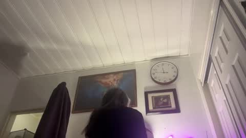 Snapshot of degeneratesaint chatting on 12/22/25, 04:42 Tori online show from 12/22/25, 04:42