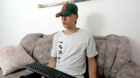 Snapshot of dei_v_48 chatting on 02/26/25, 07:49 DEIVY online show from 02/26/25, 07:49