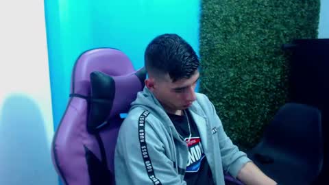 Snapshot of deiby_baby chatting on 12/08/24, 12:29 DEIBY online show from 12/08/24, 12:29