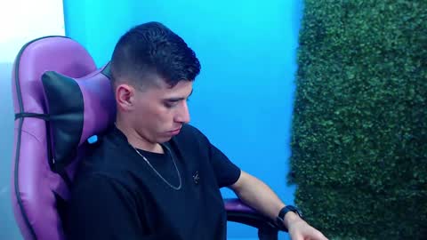 Snapshot of deiby_baby chatting on 12/10/24, 02:59 DEIBY online show from 12/10/24, 02:59