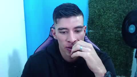 Snapshot of deiby_baby chatting on 12/16/24, 10:56 DEIBY online show from 12/16/24, 10:56