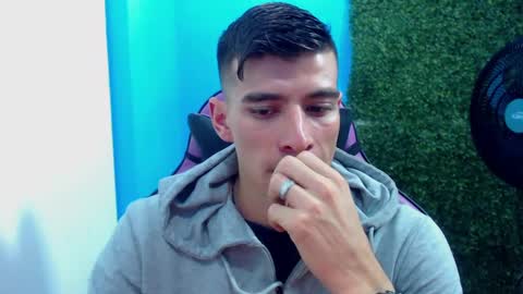 Snapshot of deiby_baby chatting on 12/18/24, 10:02 DEIBY online show from 12/18/24, 10:02