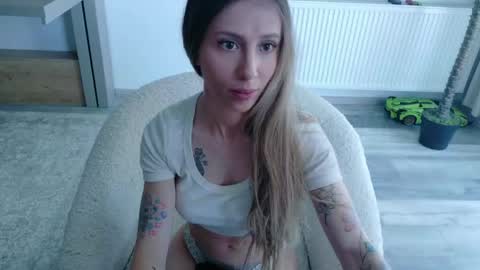Snapshot of deidi_sweet chatting on 04/28/26, 09:14 Di online show from 04/28/26, 09:14