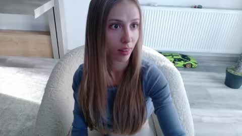 Snapshot of deidi_sweet chatting on 05/17/26, 03:30 Di online show from 05/17/26, 03:30