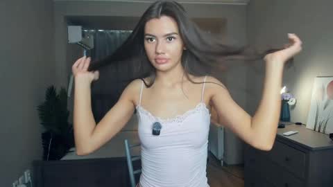 Laura online show from 05/23/26, 07:24