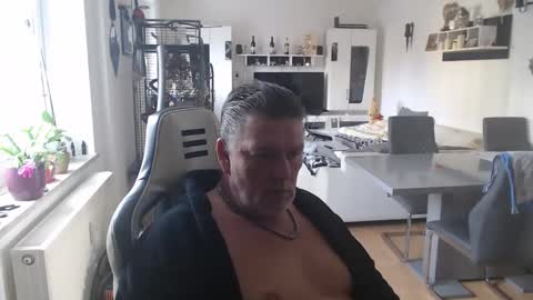 deinprinz2312 online show from 03/11/25, 10:07