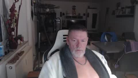 deinprinz2312 online show from 11/02/25, 04:26