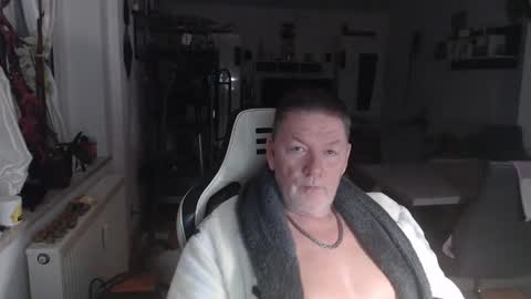 Snapshot of deinprinz2312 chatting on 11/23/25, 03:50 deinprinz2312 online show from 11/23/25, 03:50