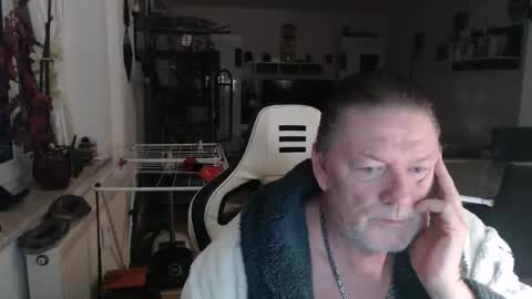 Snapshot of deinprinz2312 chatting on 01/17/26, 05:01 deinprinz2312 online show from 01/17/26, 05:01