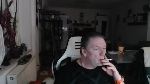 Snapshot of deinprinz2312 chatting on 02/03/26, 05:27 deinprinz2312 online show from 02/03/26, 05:27