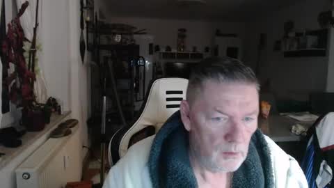 Snapshot of deinprinz2312 chatting on 02/04/26, 06:30 deinprinz2312 online show from 02/04/26, 06:30