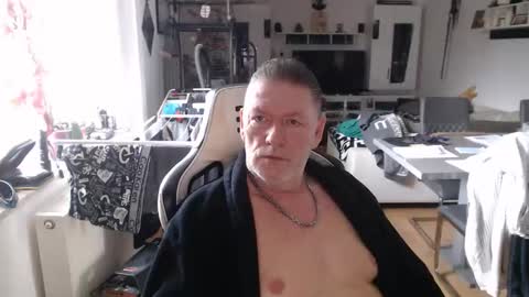 Snapshot of deinprinz2312 chatting on 02/24/26, 09:40 deinprinz2312 online show from 02/24/26, 09:40