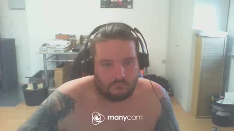 Snapshot of deinspielzeug87 chatting on 01/11/25, 01:22 deinspielzeug87 online show from 01/11/25, 01:22