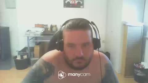 Snapshot of deinspielzeug87 chatting on 02/02/25, 12:57 deinspielzeug87 online show from 02/02/25, 12:57