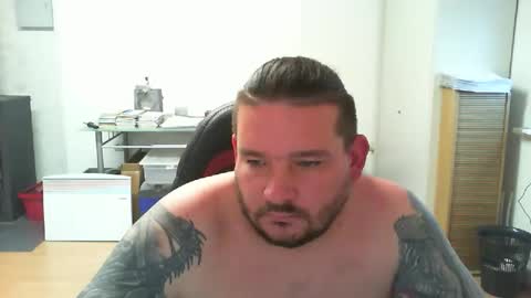 Snapshot of deinspielzeug87 chatting on 11/24/25, 01:00 deinspielzeug87 online show from 11/24/25, 01:00