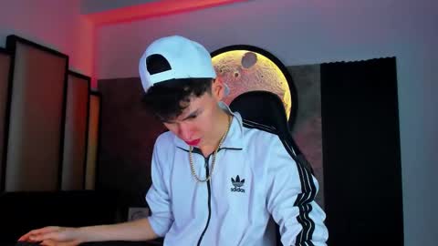 Snapshot of deivid_oficial20 chatting on 11/05/25, 07:47 Deivid online show from 11/05/25, 07:47