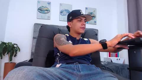 Snapshot of deivid_santoss chatting on 10/20/25, 02:50 Deivid online show from 10/20/25, 02:50