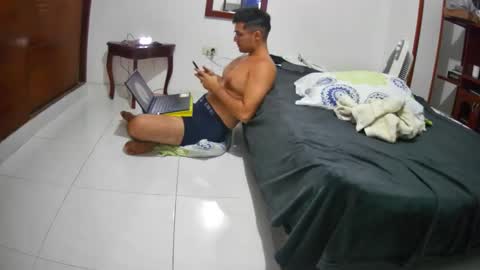 deividellobo online show from 12/23/24, 03:40