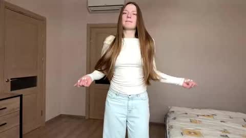 Mila online show from 02/19/26, 07:26