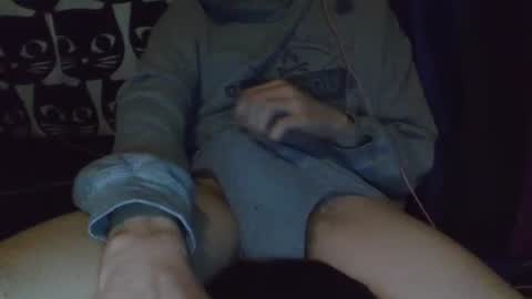 Snapshot of dekustick__ chatting on 10/19/25, 02:45 CozyClementine online show from 10/19/25, 02:45