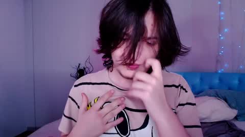 Snapshot of delalex chatting on 04/07/26, 11:59 Alex online show from 04/07/26, 11:59