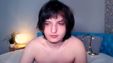 Snapshot of delalex chatting on 04/21/26, 04:19 Alex online show from 04/21/26, 04:19