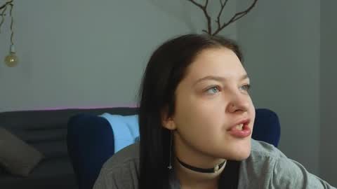 Snapshot of deliaeffy chatting on 03/25/26, 01:06 deliaeffy online show from 03/25/26, 01:06