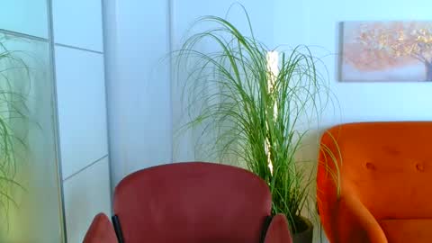 Snapshot of deliciaalove chatting on 02/13/25, 08:45 deliciaalove online show from 02/13/25, 08:45