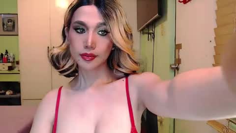 Snapshot of deliciosats chatting on 12/14/24, 06:56 Mercedes online show from 12/14/24, 06:56