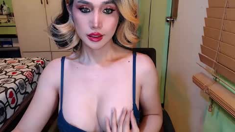 Snapshot of deliciosats chatting on 02/27/25, 07:01 Mercedes online show from 02/27/25, 07:01