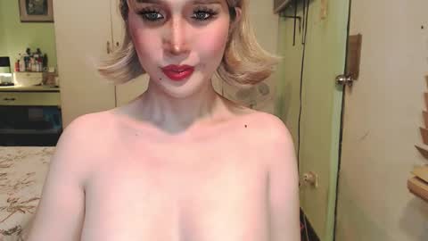 Mercedes online show from 03/25/26, 02:06