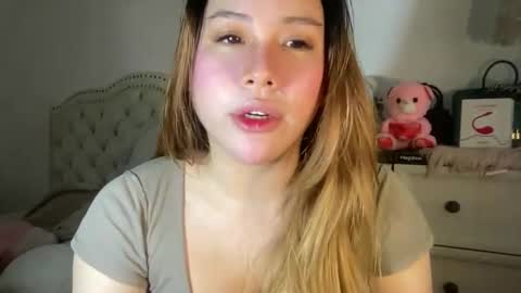 iyalicious online show from 03/03/25, 01:42