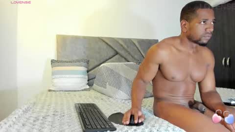 Snapshot of deliciouscocoa chatting on 11/23/25, 10:48 Jean paul and Salome online show from 11/23/25, 10:48