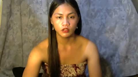 Snapshot of deliciouscum_rhianna chatting on 04/14/26, 01:00 deliciouscum_rhianna online show from 04/14/26, 01:00