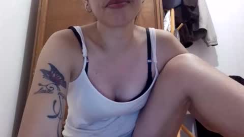 Snapshot of deliciousgirl975840 chatting on 04/07/26, 05:35 deliciousgirl975840 online show from 04/07/26, 05:35