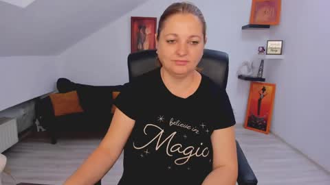 Snapshot of deliciouslolly chatting on 06/10/26, 03:18 DeliciousLolly online show from 06/10/26, 03:18