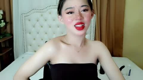 Snapshot of deliciously_sophie chatting on 06/20/26, 04:37 Sophie online show from 06/20/26, 04:37