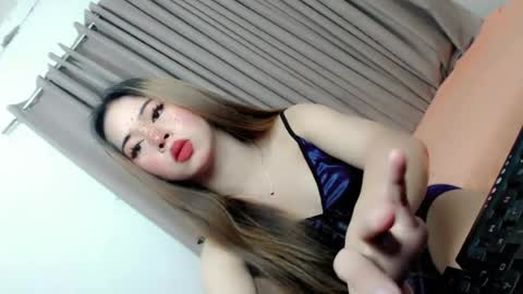 Snapshot of deliciously_sophie chatting on 07/09/26, 02:15 Sophie online show from 07/09/26, 02:15