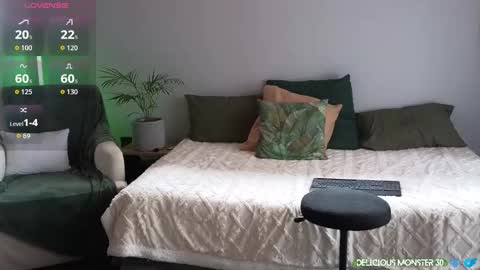 Kitty online show from 11/27/25, 07:43