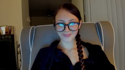 Snapshot of deliciousnoni chatting on 11/01/25, 06:26 deliciousnoni online show from 11/01/25, 06:26