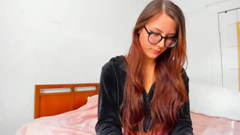 Snapshot of deliciousnoni chatting on 11/07/25, 07:03 deliciousnoni online show from 11/07/25, 07:03