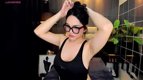 Tyra Colins online show from 09/28/25, 06:02