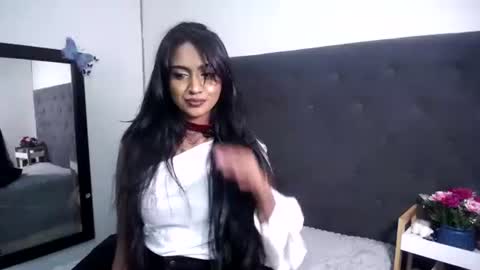 Snapshot of delilah_blazee chatting on 05/20/26, 06:03 Delilah Blaze online show from 05/20/26, 06:03